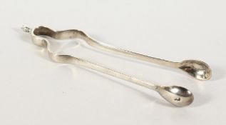 A VERY RARE PATTERN GEORGIAN SILVER SUGAR TONGS.