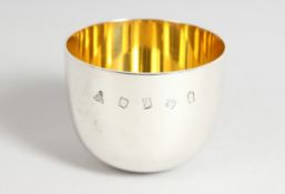 A GARRARD & CO. PLAIN TUMBLER CUP