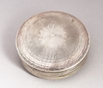 A DUTCH SILVER BOX, 1.5 ins diameter