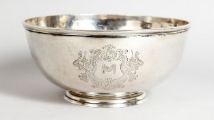 A SUPERB GEORGE I SILVER CIRCULAR PEDESTAL BOWL 7.75 ins diameter London 1721, maker James Smith,