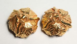 A PAIR OF KALINGER EAR CLIPS.