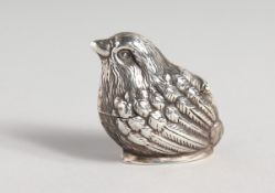 A SILVER NOVELTY BIRD PILL BOX