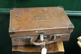 Finnigans of London, a good leather bound oak cartridge case.