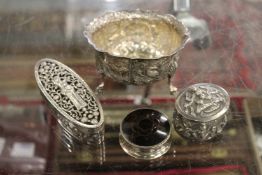 Small items of silverware to include two pill boxes.