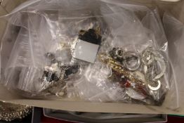 A quantity of costume jewellery.