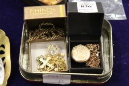 9ct gold jewellery and other items.