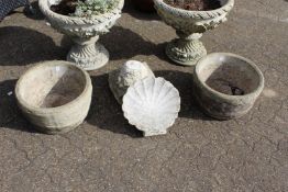 A pair of garden planters and a shell shaped birdbath (AF).