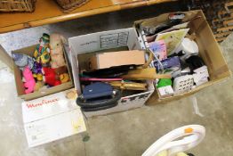 Miscellaneous household items.