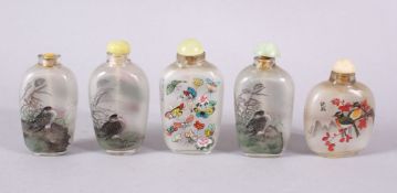 A MIXED LOT OF 5 CHINESE REVERSE PAINTED SNUFF BOTTLES, each with decoration of birds in landscape