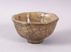 A CHINESE GE STYLE PORCELAIN BOWL, 8.8CM