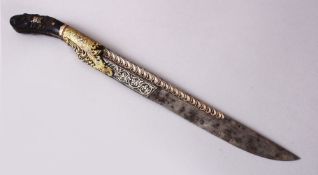 A FINE 18TH CENTURY SRI LANKAN PIHA KEATA DAGGER, with carved horn hilt, with gold, copper and