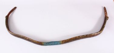 AN EARLY 18TH CENTURY TURKISH OTTOMAN WOOD & LACQUER ARCHERS BOW, with painted motif and floral
