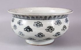 A CHINESE MING STYLE BLUE & WHITE CENSER, decorated with stylized clouds and lappet borders, 19cm
