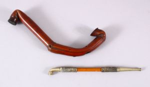 A CHINESE BAMBOO CARVED OPIUM PIPE - TOGETHER WITH A JAPANESE KISERU 22cm & 20cm