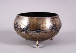 A 19TH CENTURY IRAQ NIELLO SILVER INLAID BOWL, with inlaid decoration to the sides depicting