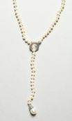 A 14CT GOLD PEARL NECKLACE