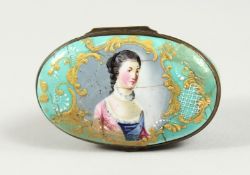 AN 18TH CENTURY BILSTON ENAMEL OVAL BOX. 2.75ins long.