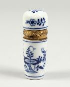 AN 18CT GOLD MOUNTED MEISSEN BLUE AND WHITE SCENT BOTTLE. 2.25ins long