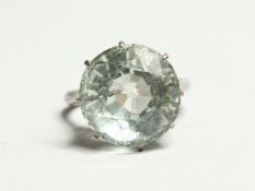 A 9CT GOLD SINGLE STONE AQUAMARINE RING