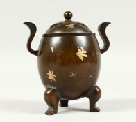 A CHINESE GOLD SPLASH TWO HANDLED CENSER AND COVER. 4.5ins high.