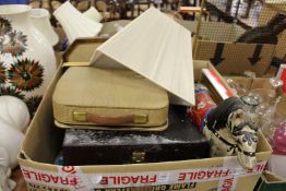 Miscellaneous collectables.