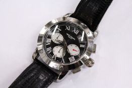 A gent's wristwatch.