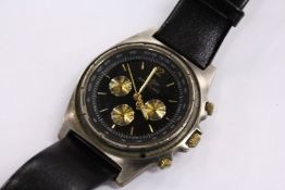 A gent's wristwatch.