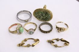 A quantity of decorative rings.