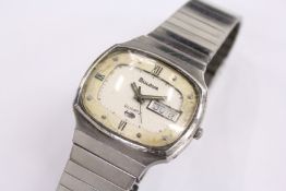 A gent's wristwatch.