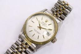 A gent's wristwatch.