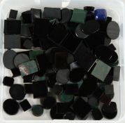A BOX OF BLOODSTONE AND ONYX LOOSE STONES