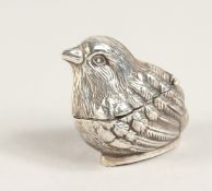 A NOVELTY SILVER BIRD VESTA CASE