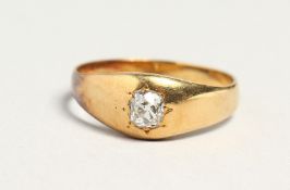 AN 18CT GOLD DIAMOND SET RING.