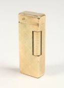 A 14CT GOLD DUNHILL LIGHTER 2.5ins long