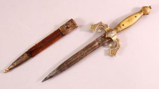 A GOOD SPANISH TOLEDO DAGGER, with horn handle, metal polychrome mounts, leather sheath, 33cm
