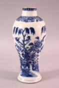 AN 18TH CENTURY CHINESE QIANLONG PERIOD BLUE & WHITE PORCELAIN VASE, decorated with birds in the