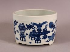 A CHINESE BLUE & WHITE PORCELAIN BRUSH POT, decorated with precious object and floral display,
