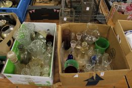 Quantity of glassware