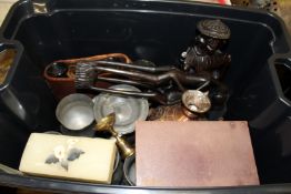 Miscellaneous collectables to include binoculars