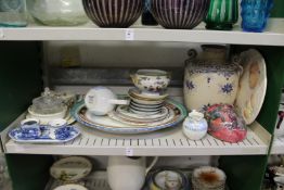 Quantity of decorative china