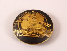 A JAPANESE MEIJI PERIOD MIXED METAL KOMAI STYLE COMPACT - the body with a hinged lid opening to