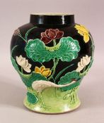 A CHINESE 19TH / 20TH CENTURY PORCELAIN POND SCENE VASE - Depicting a pond scene with lotus an