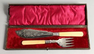 A PAIR OF SILVER ENGRAVED CASED FISH SERVERS Sheffield 1900