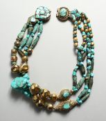 A ROMAN TURQUOISE AND SILVER GILT NECKLACE