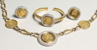 A SUPERB 18CT GOLD AND DIAMOND COMPRISING NECKLACE, BRACELET AND PAIR OF EARRINGS moulded with
