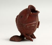 A GOOD JAPANESE CARVED WOOD CRAB Signed, 3ins long