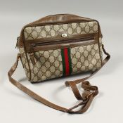 A GUCCI STYLE BAG (USED)