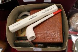 Miscellaneous collectables.