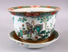 A 19TH / 20TH CENTURY CHINESE FAMILLE VERTE PORCELAIN JARDINIERE & TRAY, decorated with scenes of