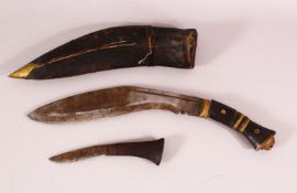 AN EASTERN HORN HANDLE & LEATHER SHEATH DAGGER SET, with a leather sheath, the main dagger with a